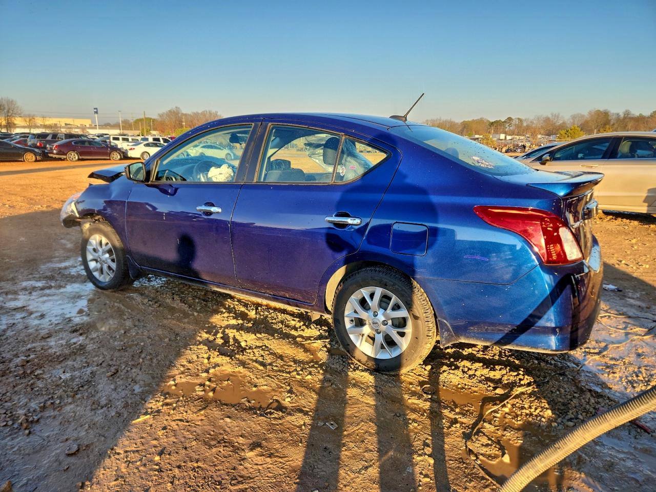 2018 NISSAN VERSA SV photo 2
