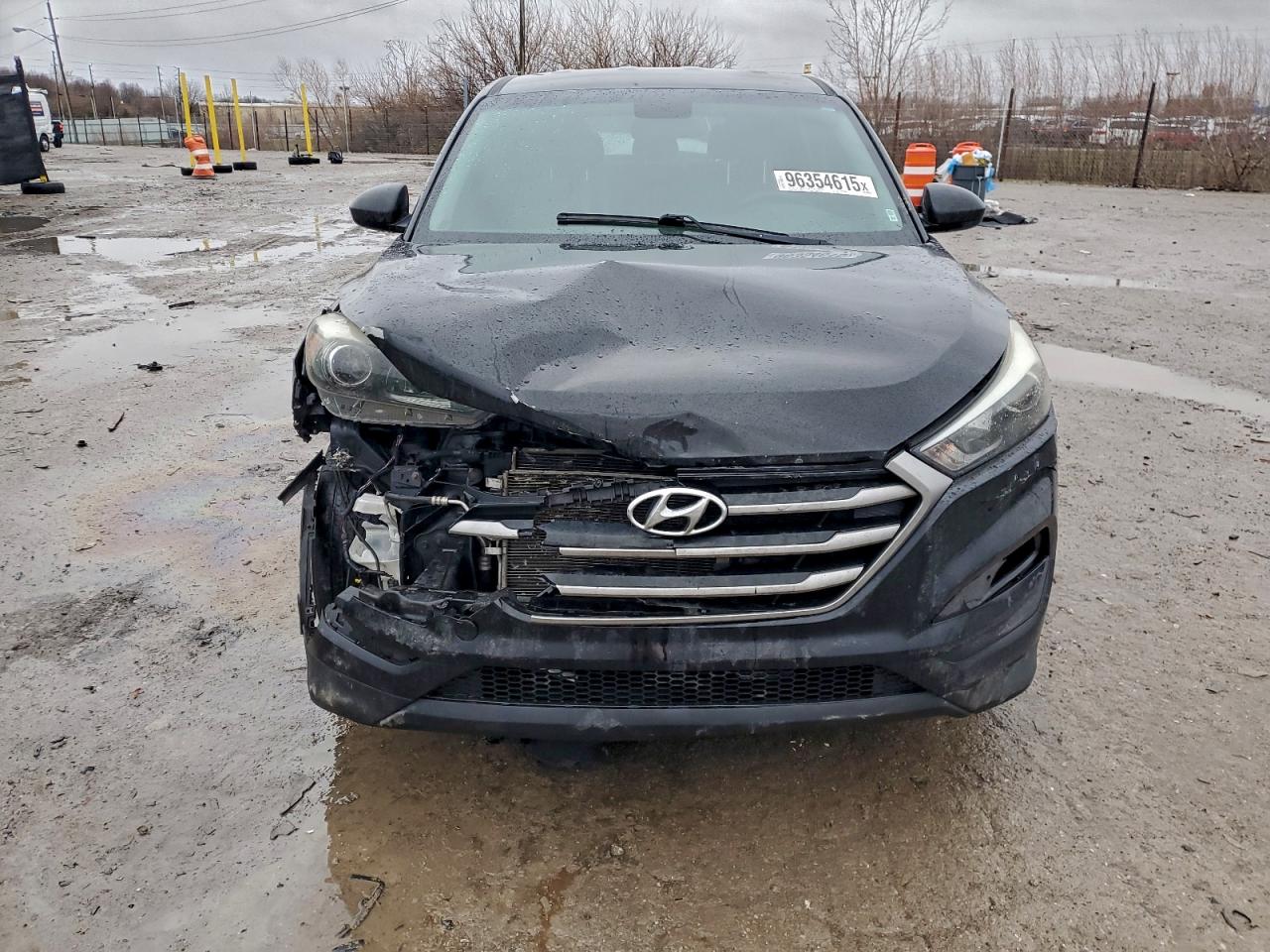 2018 HYUNDAI TUCSON SE photo 5