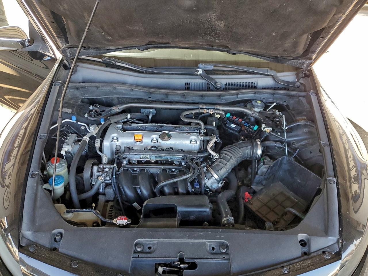 2009 HONDA ACCORD LX photo 11