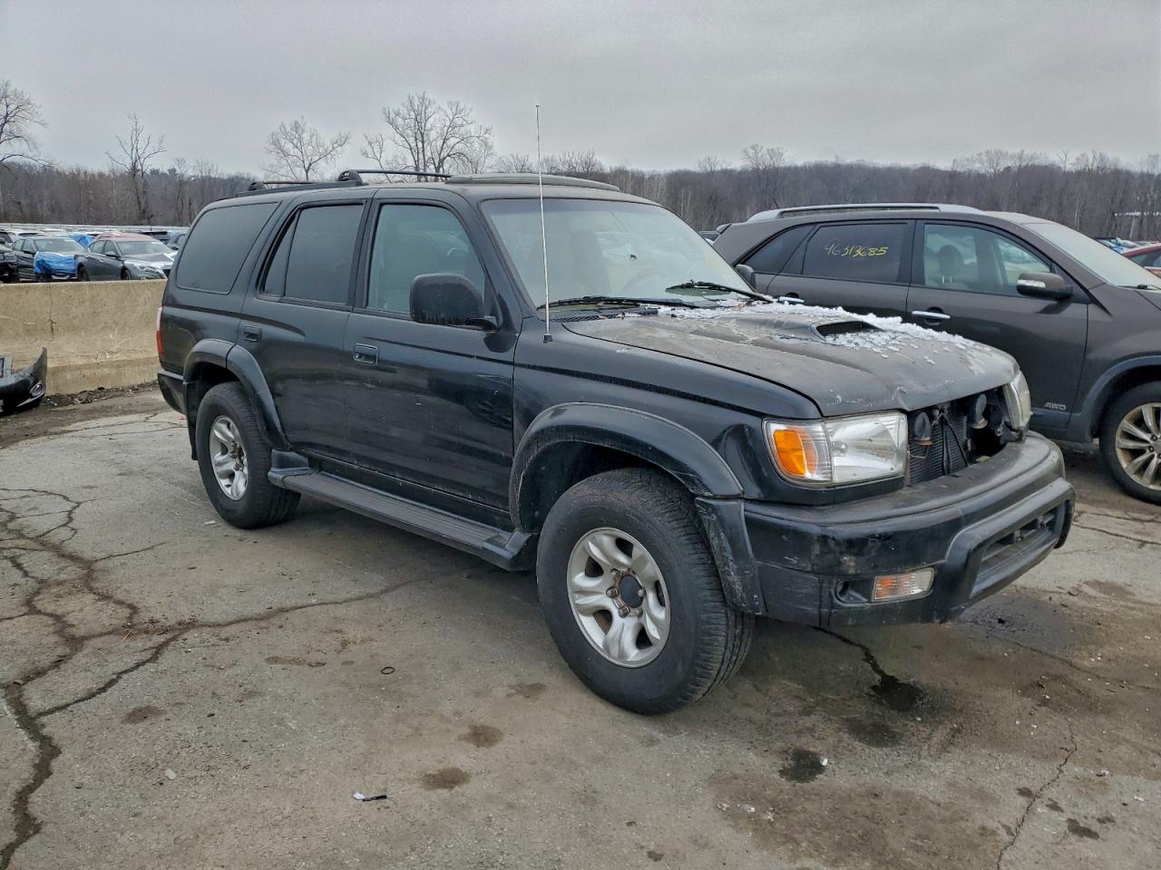 2001 TOYOTA 4RUNNER SR5 photo 4