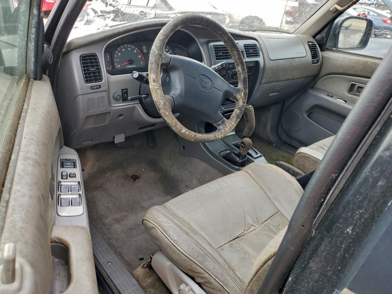 2001 TOYOTA 4RUNNER SR5 photo 8