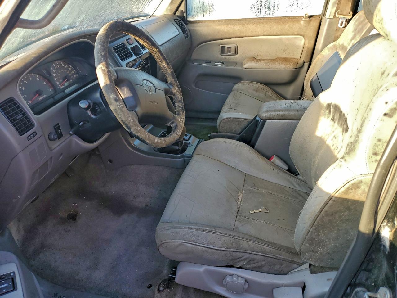 2001 TOYOTA 4RUNNER SR5 photo 7