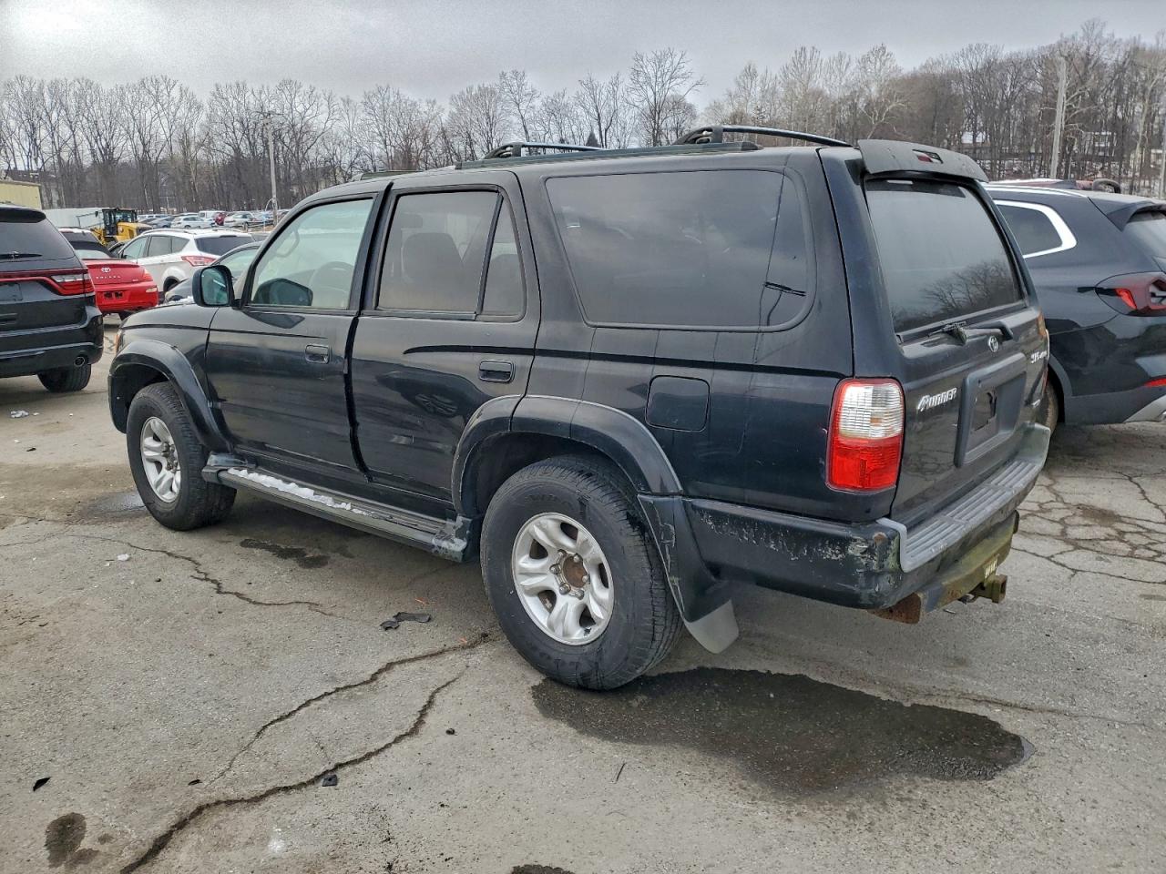 2001 TOYOTA 4RUNNER SR5 photo 2
