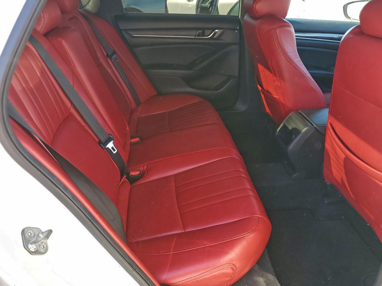 2018 HONDA ACCORD SPORT photo 19