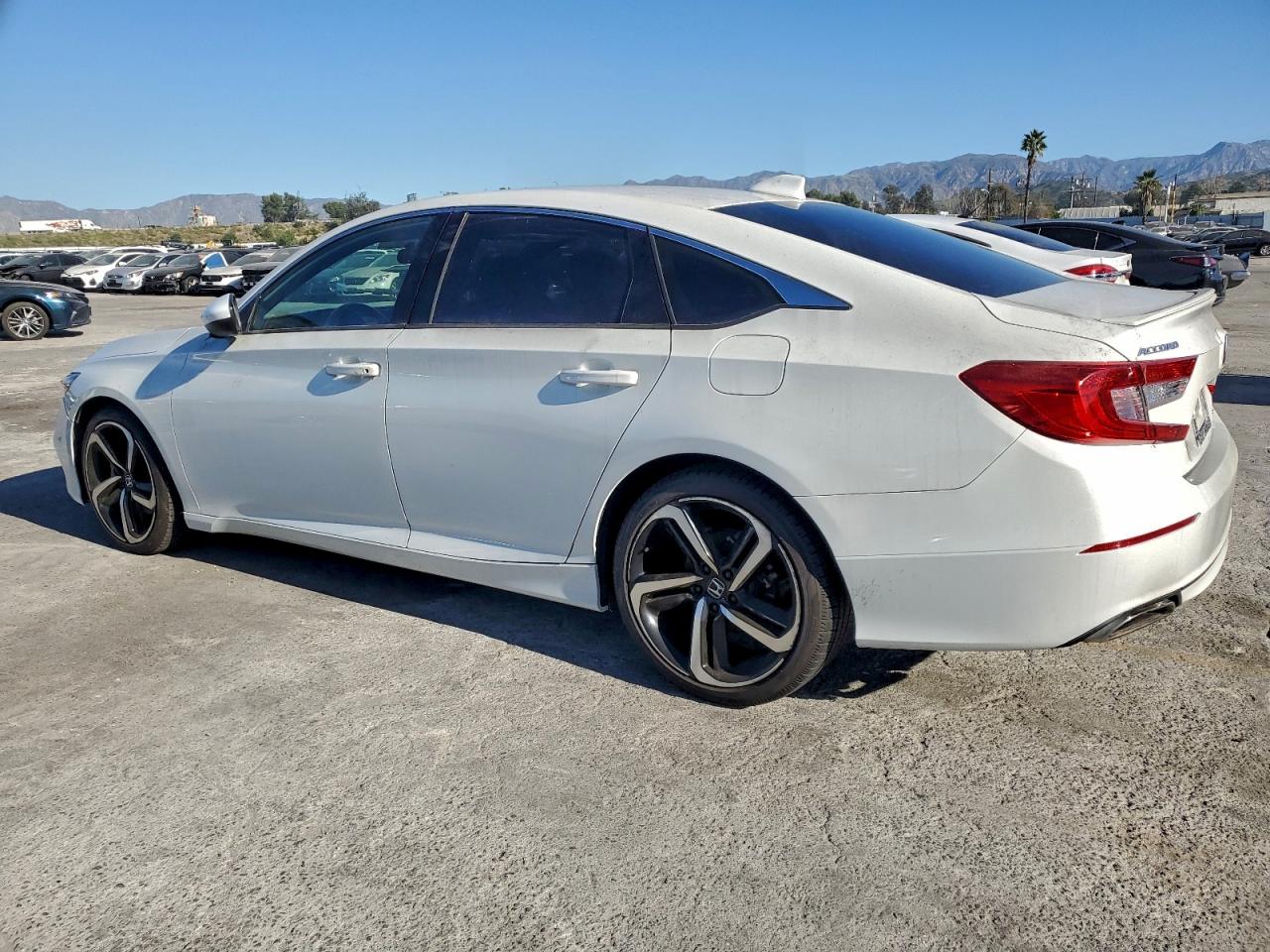 2018 HONDA ACCORD SPORT photo 3