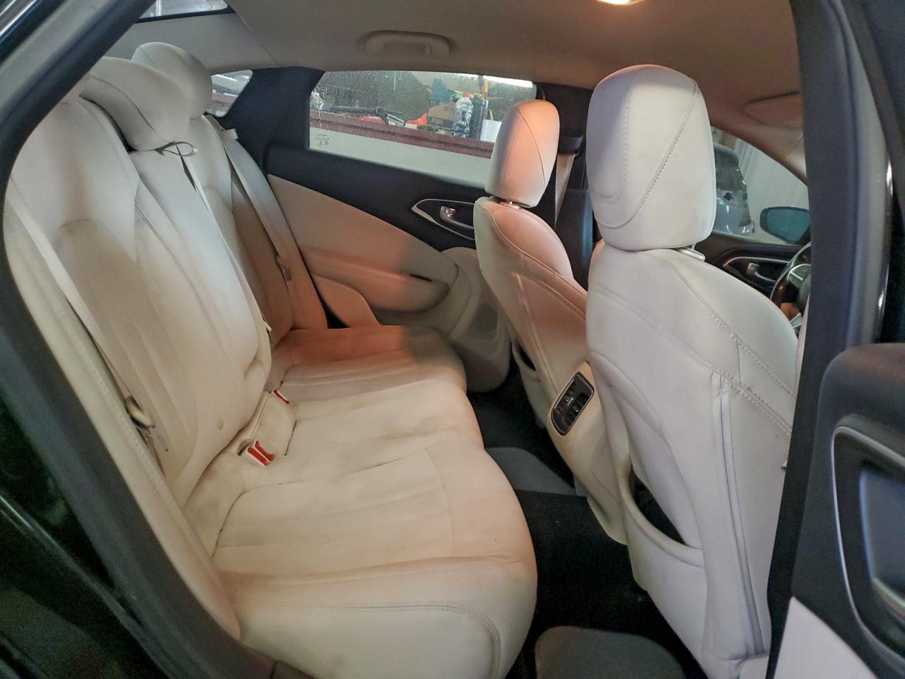 2015 CHRYSLER 200 LIMITED photo 10