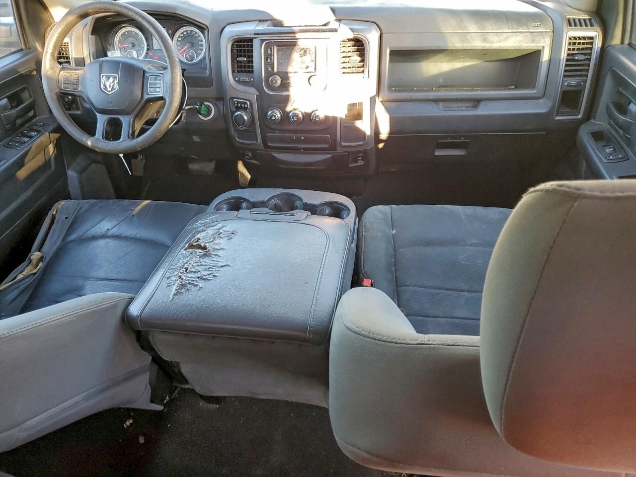 2016 RAM 1500 ST photo 8