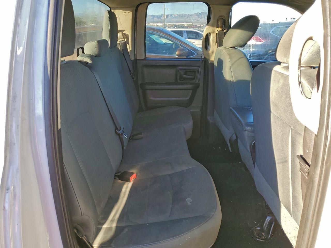 2016 RAM 1500 ST photo 10