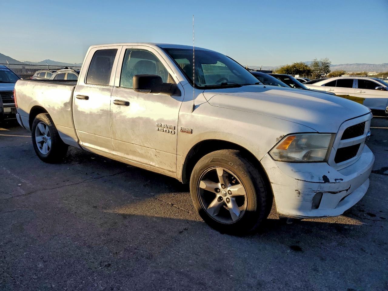2016 RAM 1500 ST photo 4