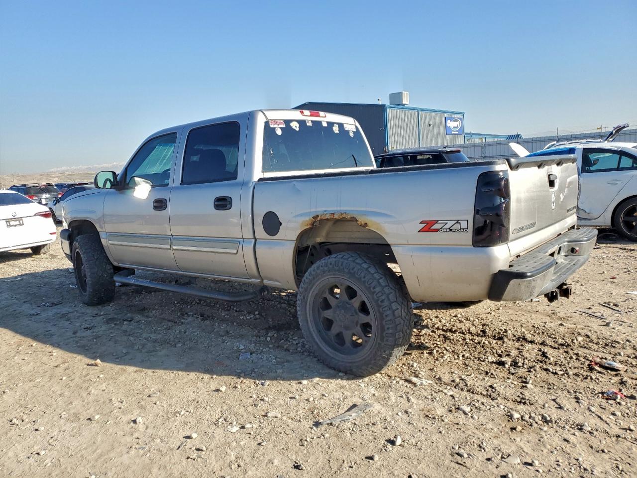 2005 CHEVROLET SILVERADO K1500 photo 2