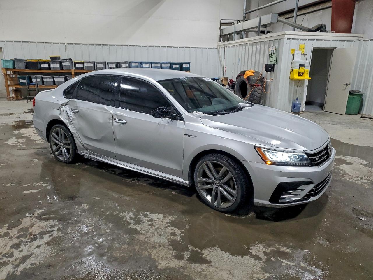2018 VOLKSWAGEN PASSAT S photo 4