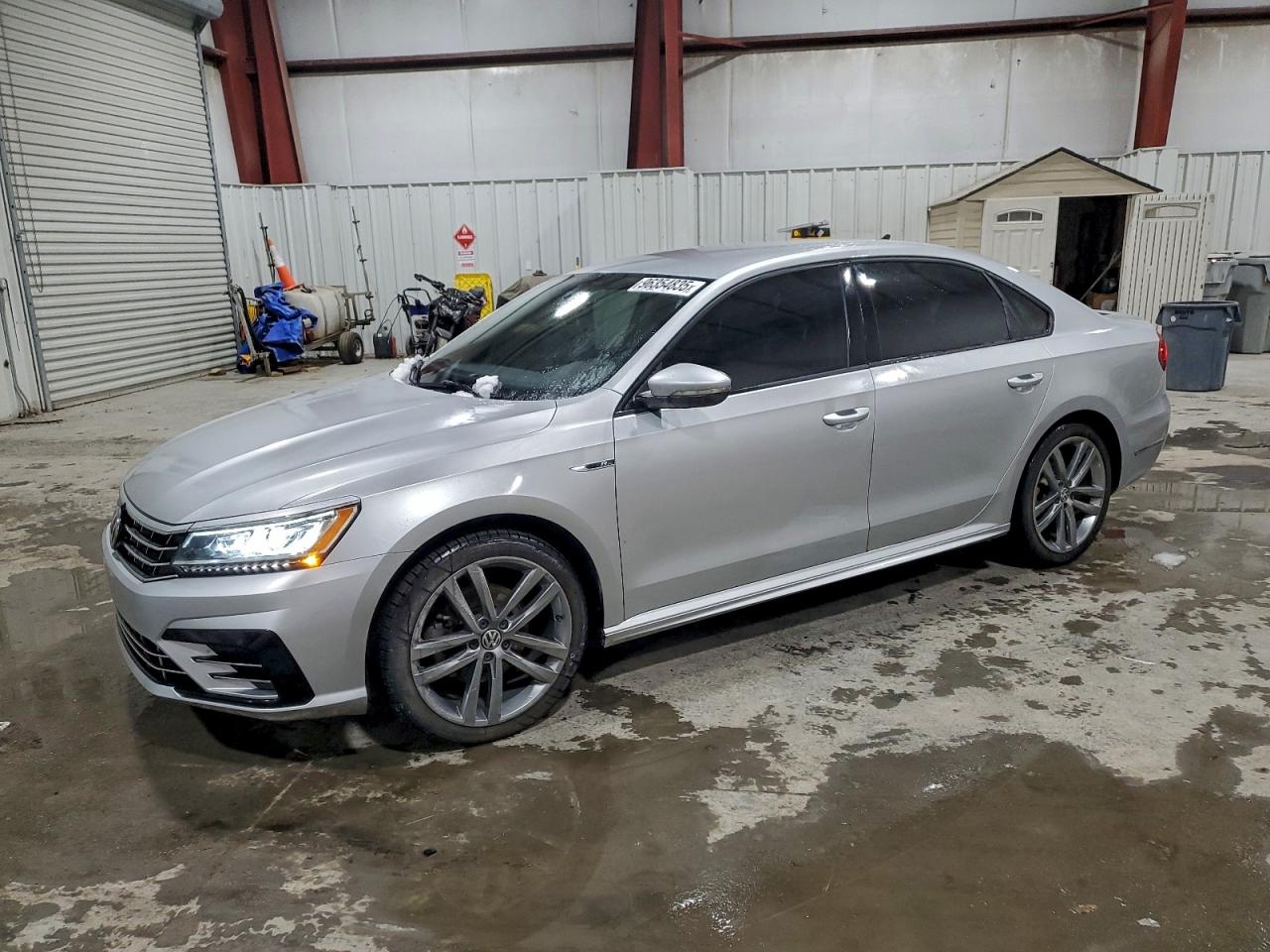 2018 VOLKSWAGEN PASSAT