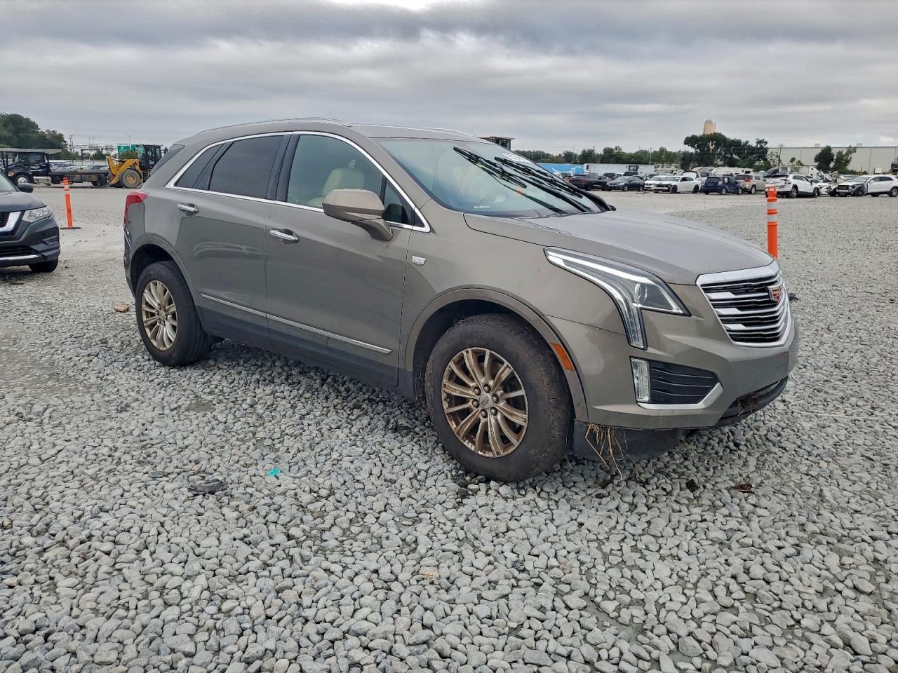 2017 CADILLAC XT5 photo 4