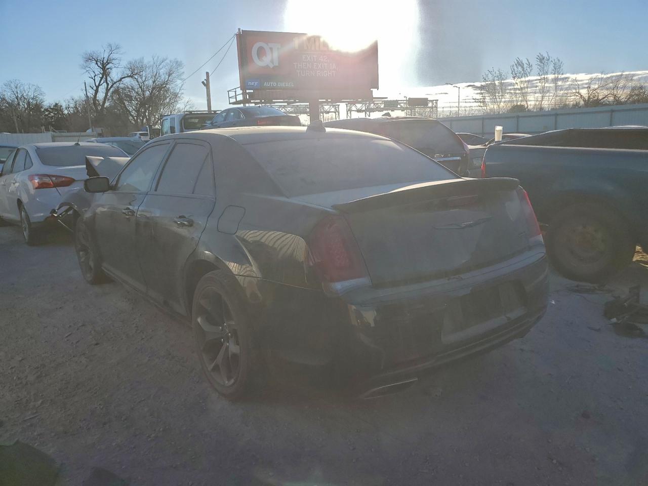 2022 CHRYSLER 300 S photo 2