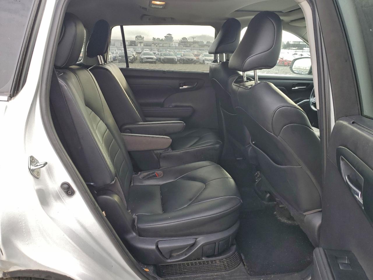2020 TOYOTA HIGHLANDER HYBRID XLE photo 11