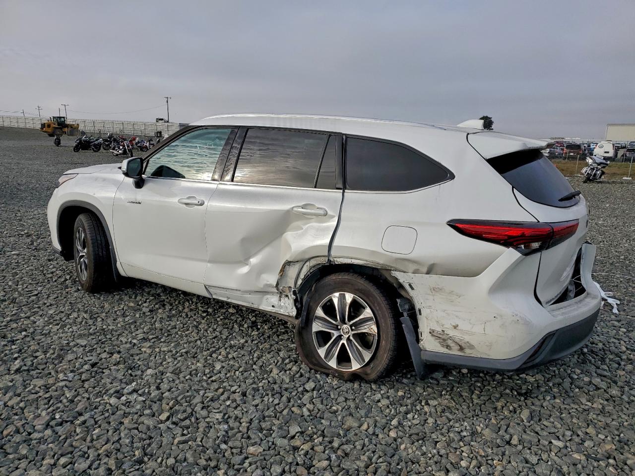 2020 TOYOTA HIGHLANDER HYBRID XLE photo 2