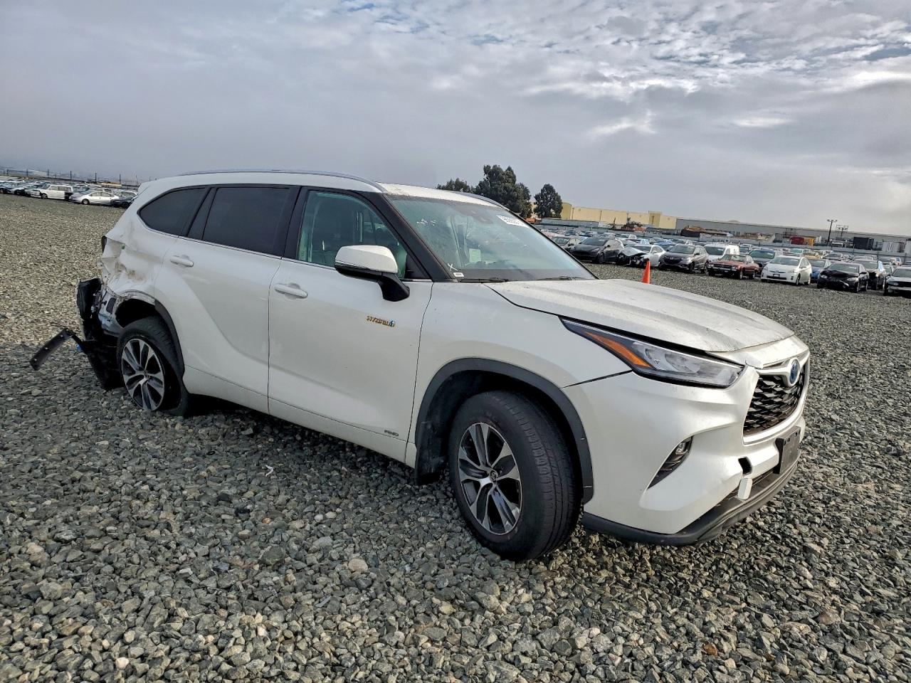 2020 TOYOTA HIGHLANDER HYBRID XLE photo 4