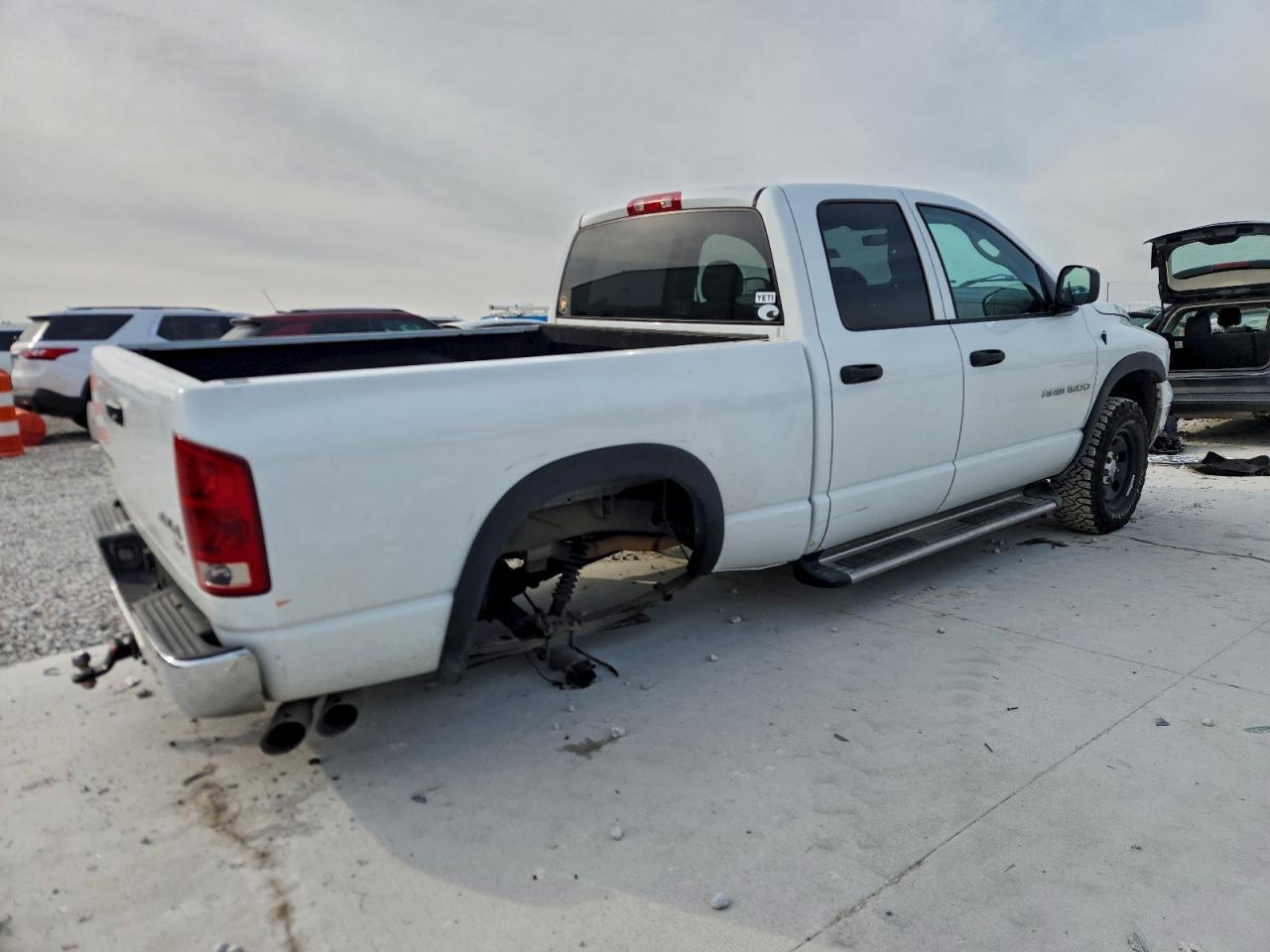 2003 DODGE RAM 1500 ST photo 3