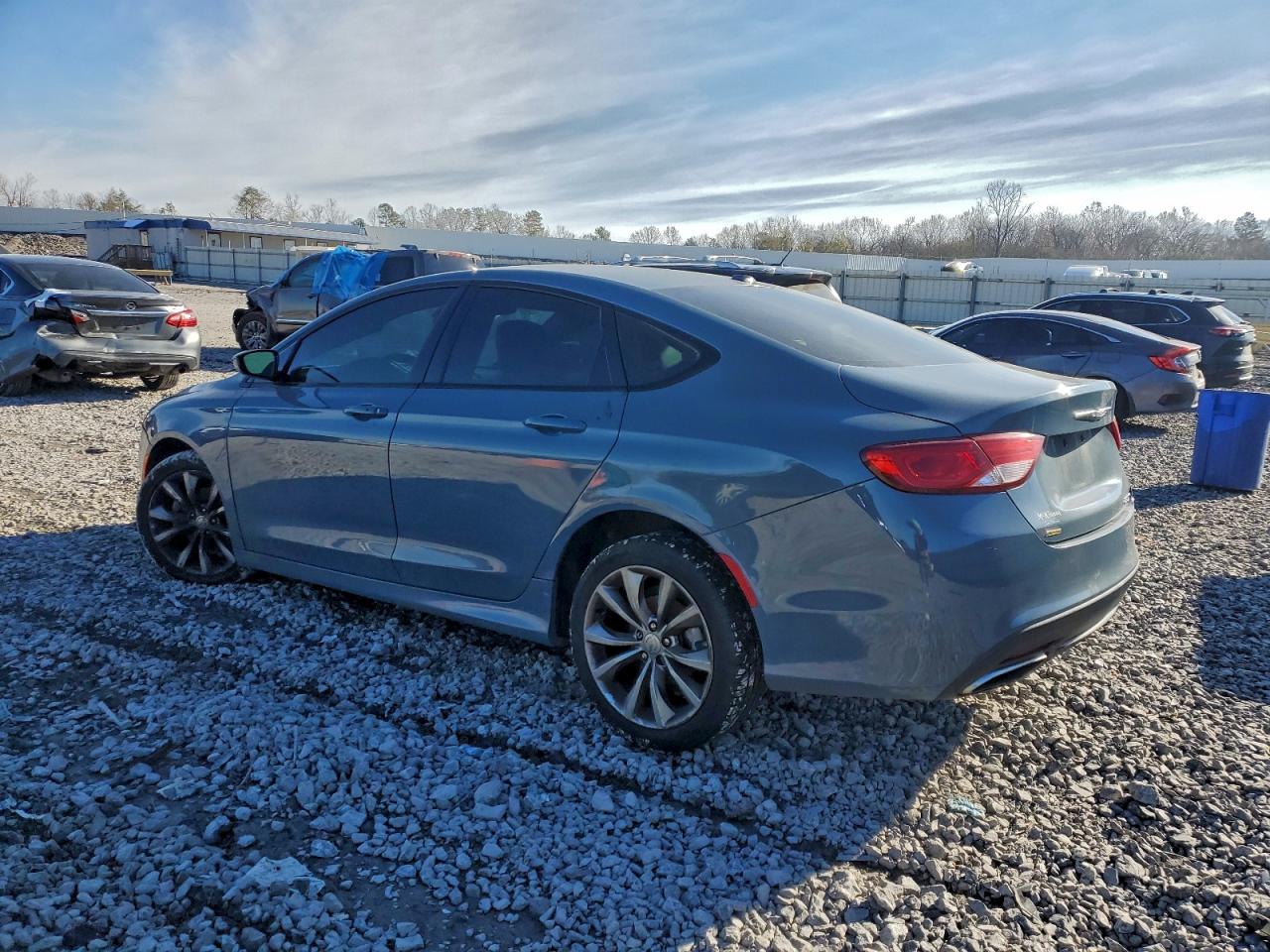 2015 CHRYSLER 200 S photo 3