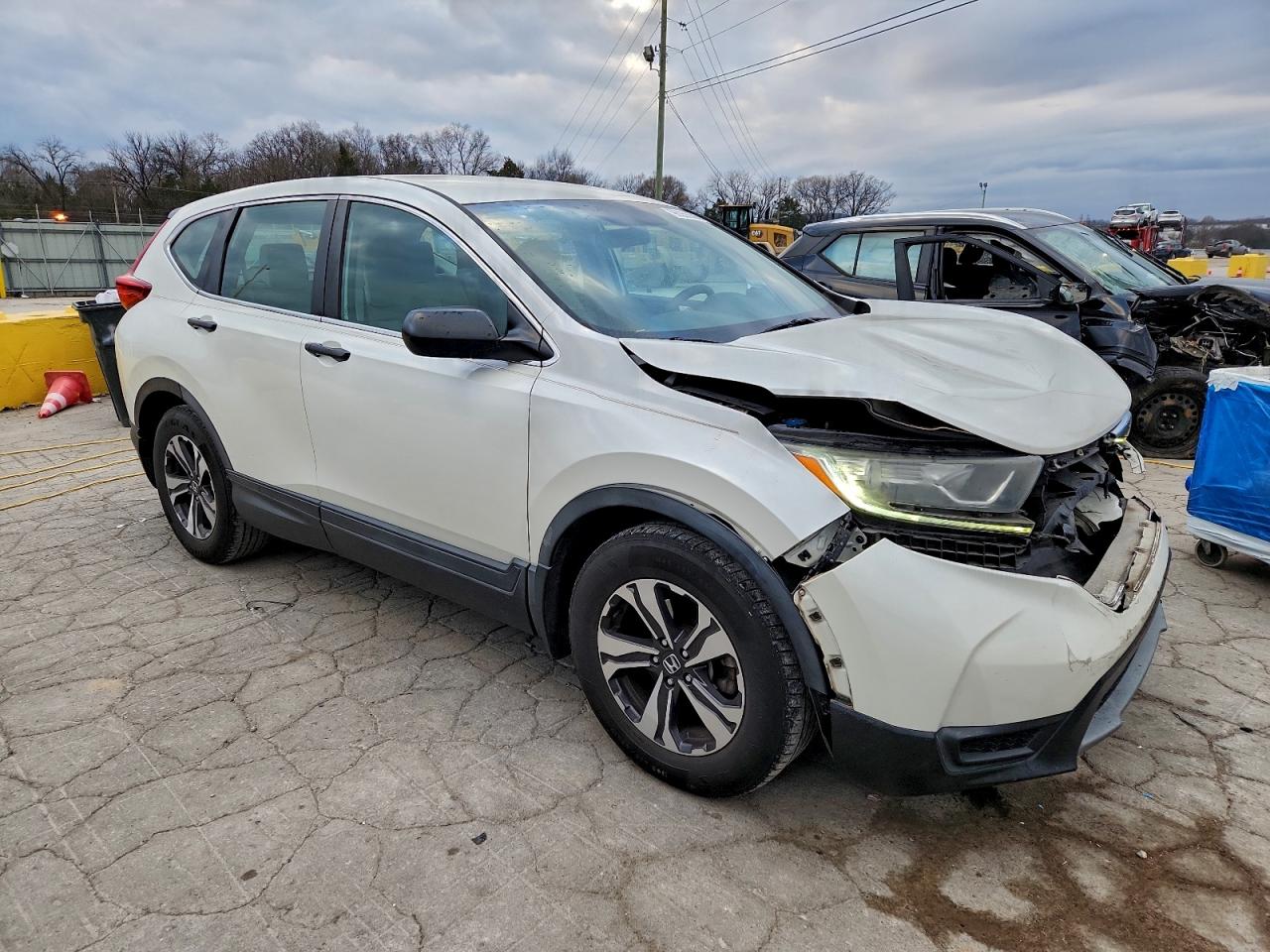 2017 HONDA CR-V LX photo 4