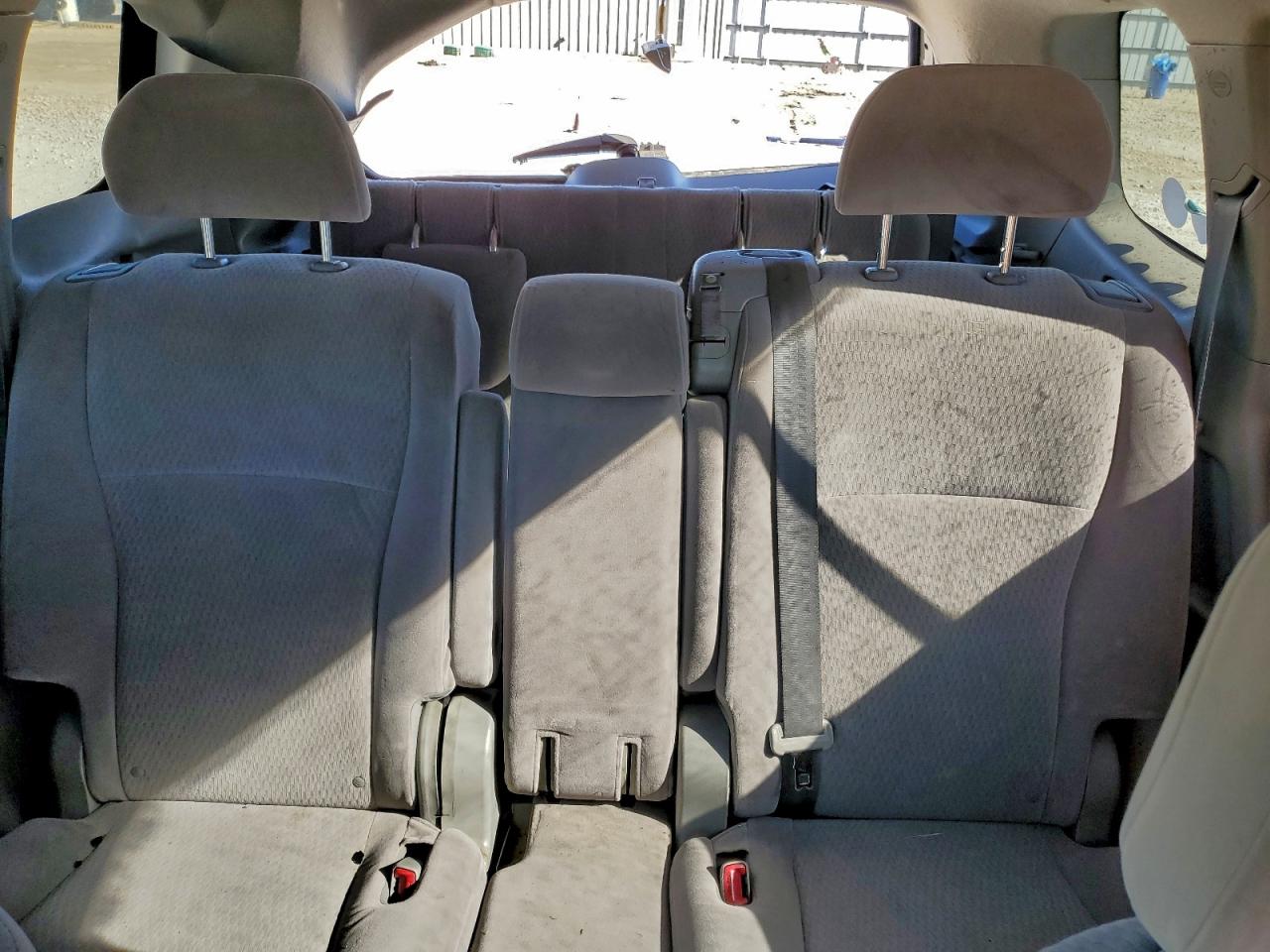 2010 TOYOTA HIGHLANDER photo 10