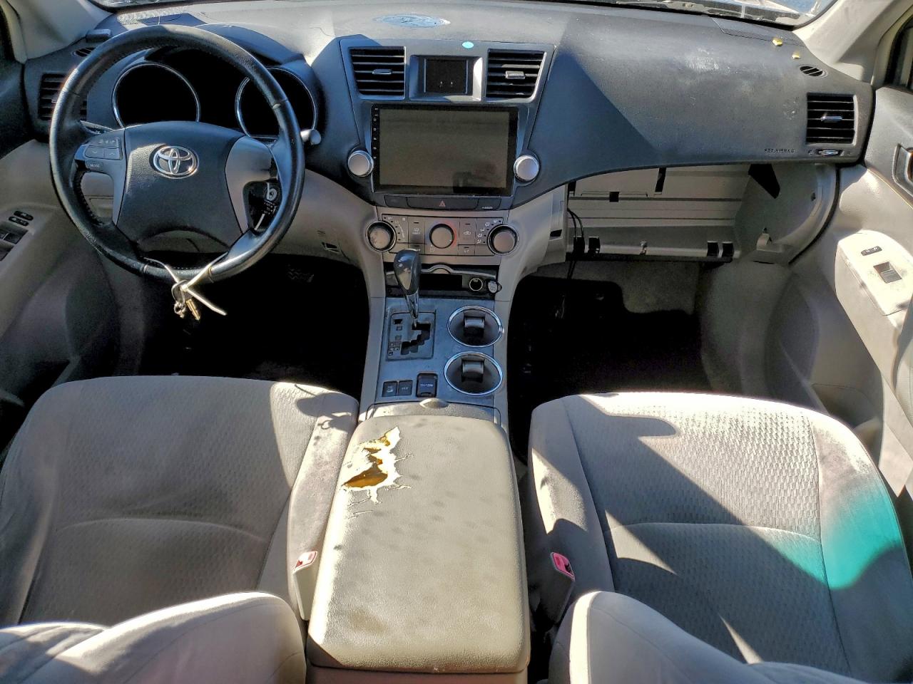 2010 TOYOTA HIGHLANDER photo 8