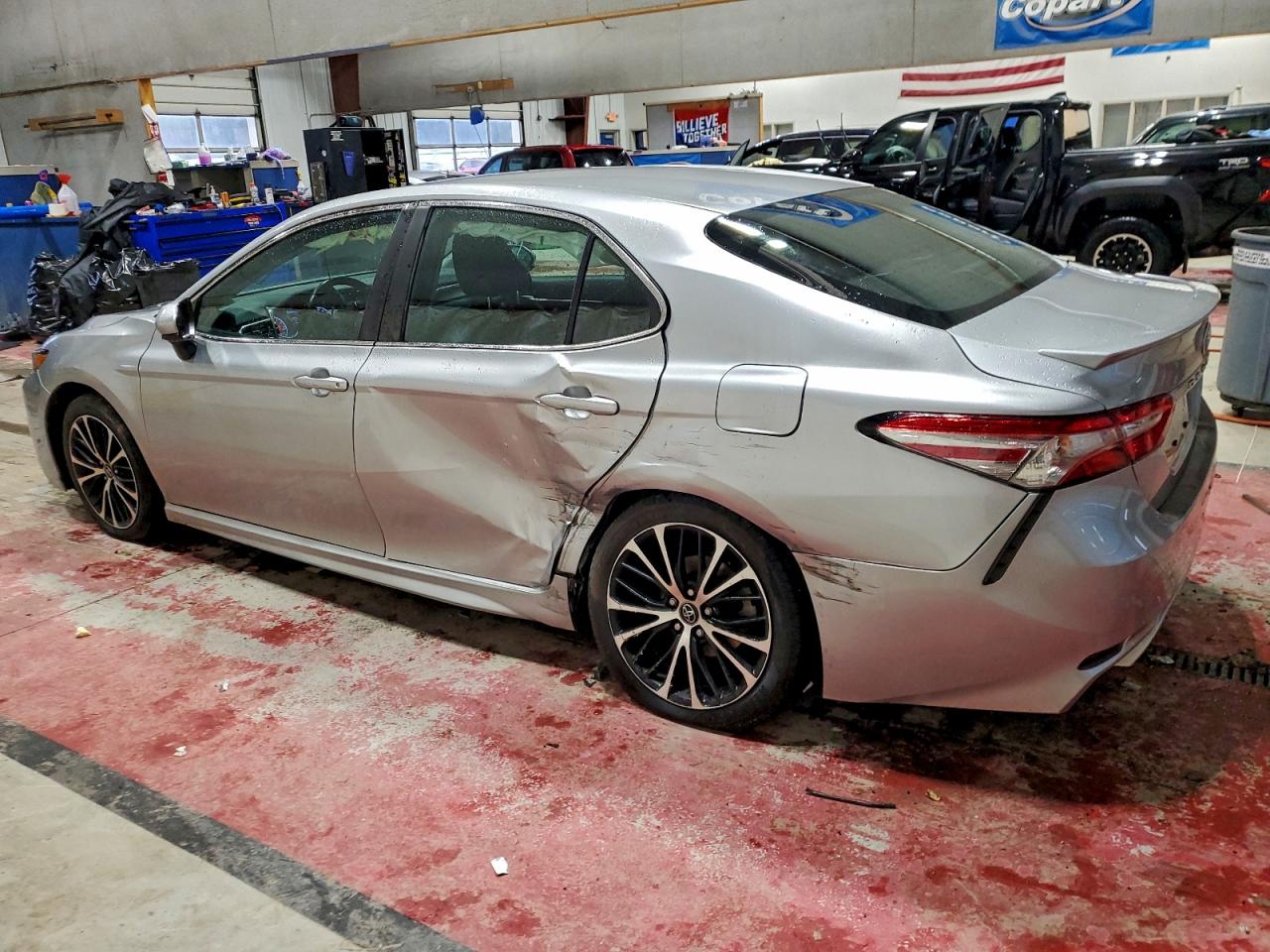 2018 TOYOTA CAMRY L photo 2