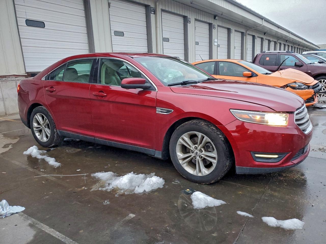 2014 FORD TAURUS SEL photo 4