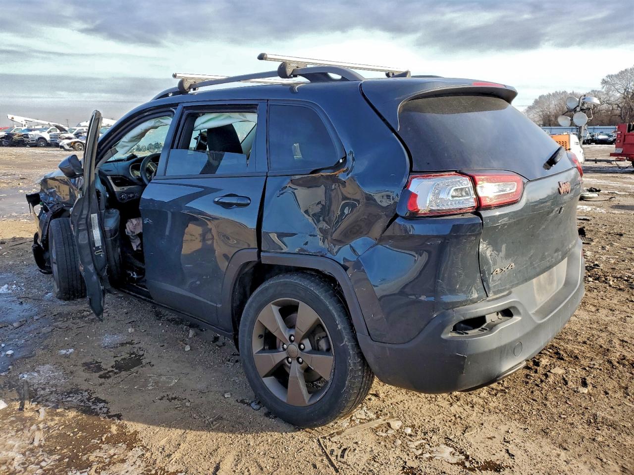 2016 JEEP CHEROKEE LATITUDE photo 2
