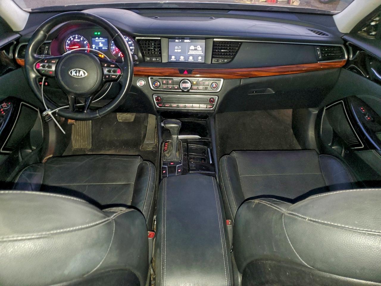 2017 KIA CADENZA PREMIUM photo 8
