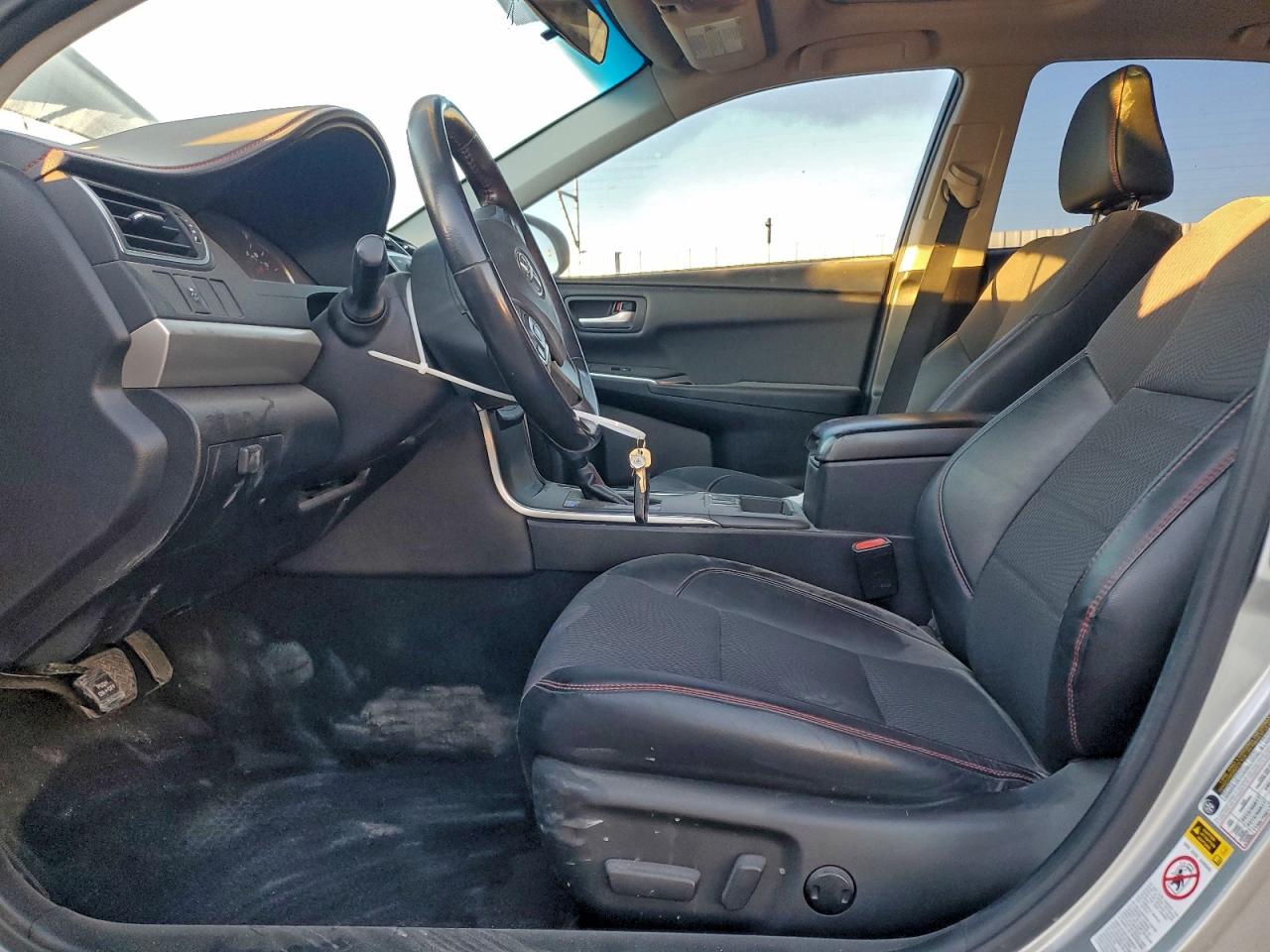 2017 TOYOTA CAMRY HYBRID photo 7