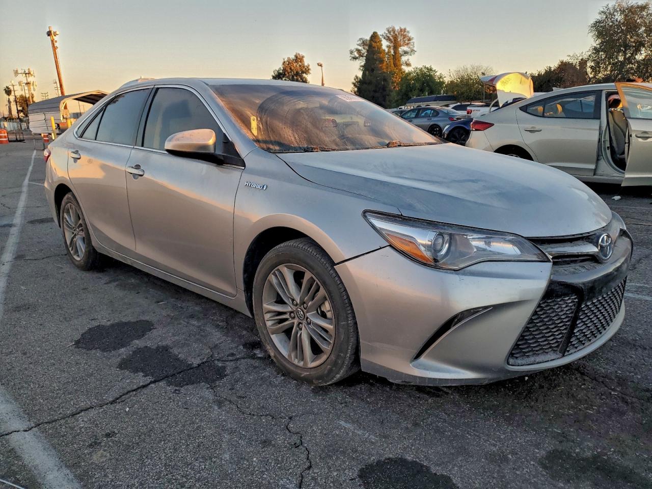 2017 TOYOTA CAMRY HYBRID photo 4