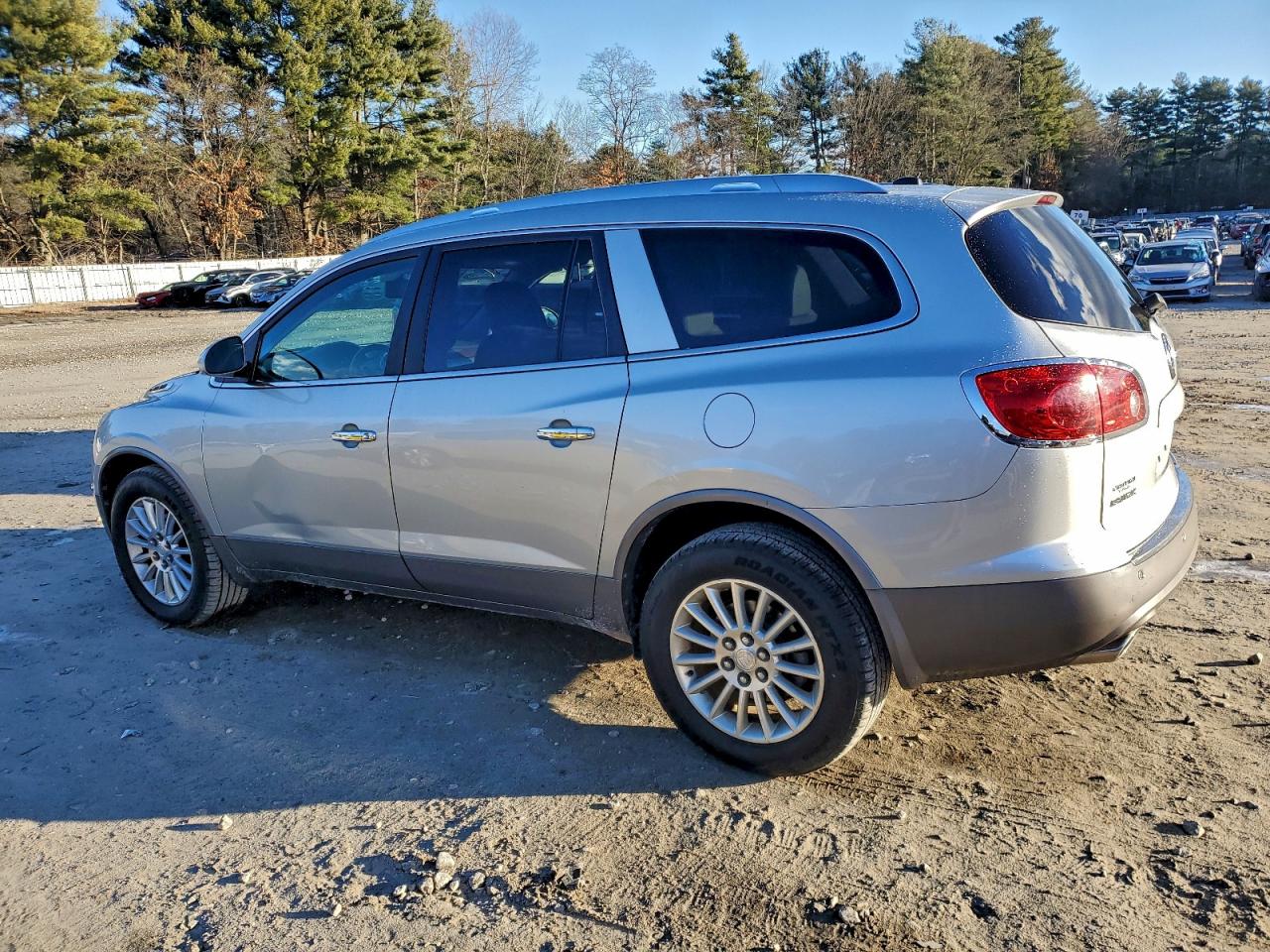 2011 BUICK ENCLAVE CXL photo 2