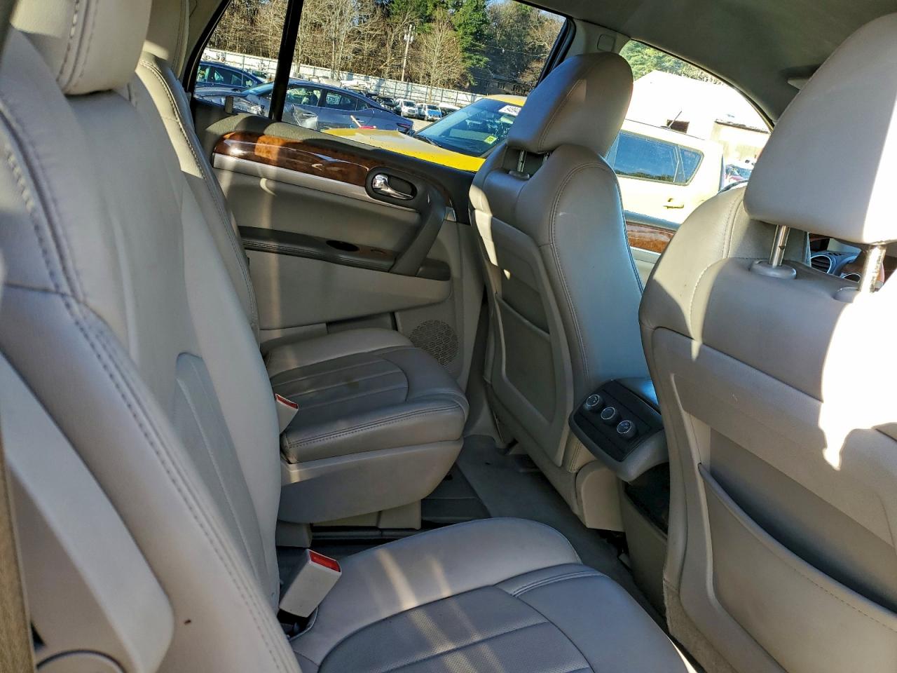 2011 BUICK ENCLAVE CXL photo 11