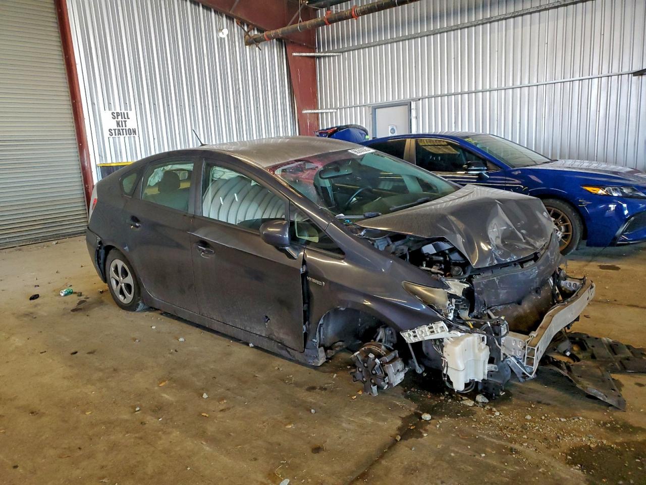 2014 TOYOTA PRIUS photo 4
