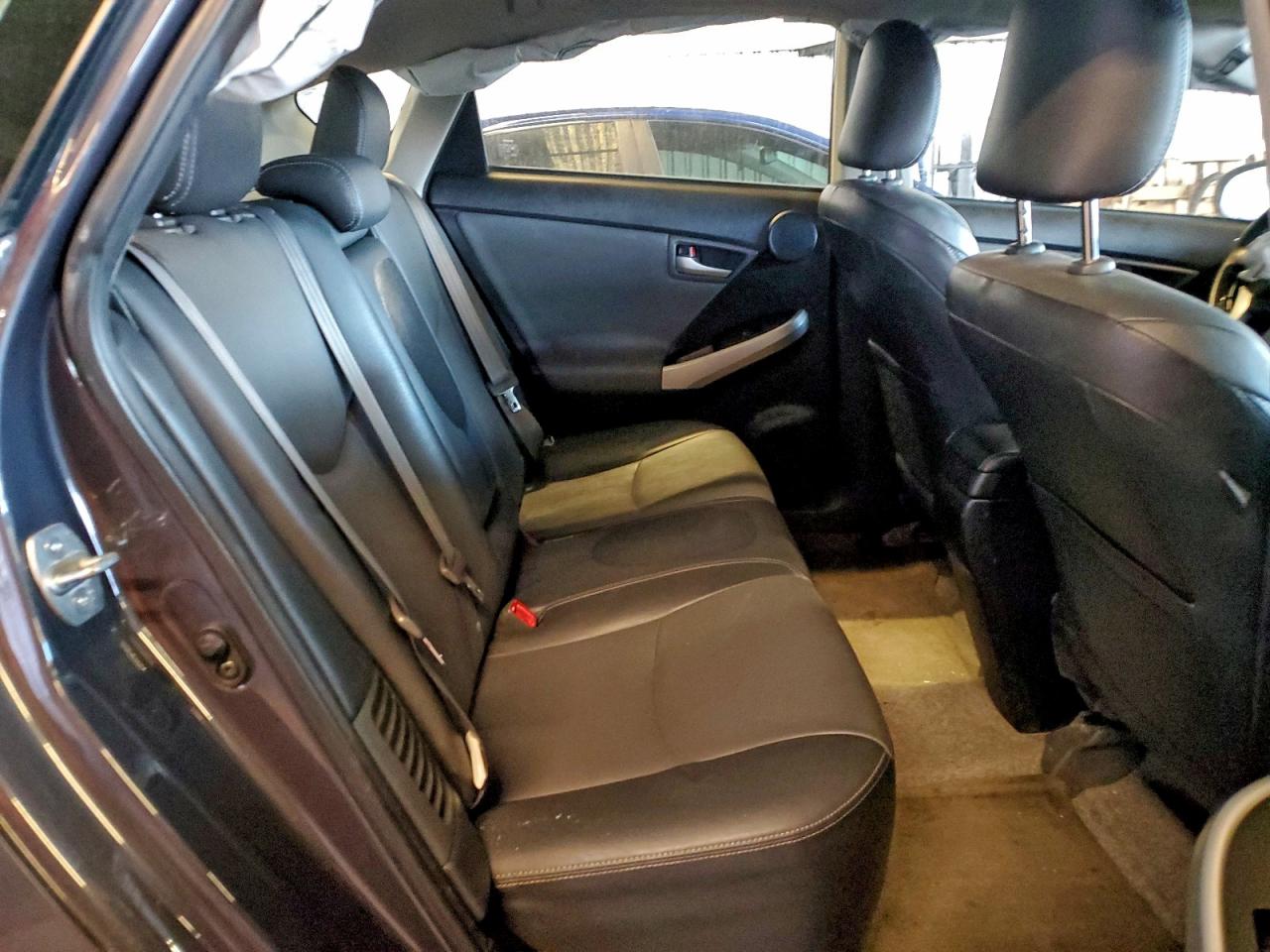 2014 TOYOTA PRIUS photo 10