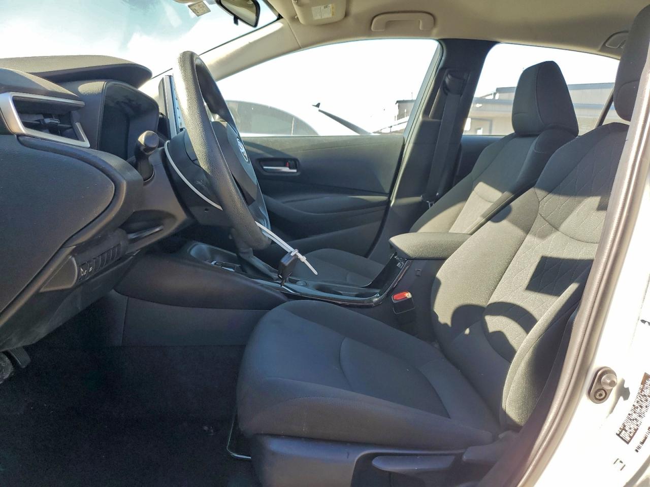 2021 TOYOTA COROLLA LE photo 7