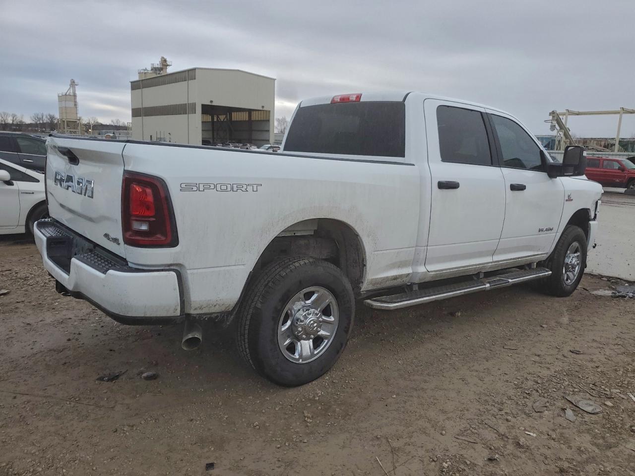 2025 RAM 2500 BIG HORN photo 3
