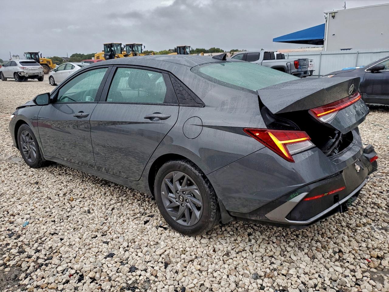 2025 HYUNDAI ELANTRA BLUE photo 2