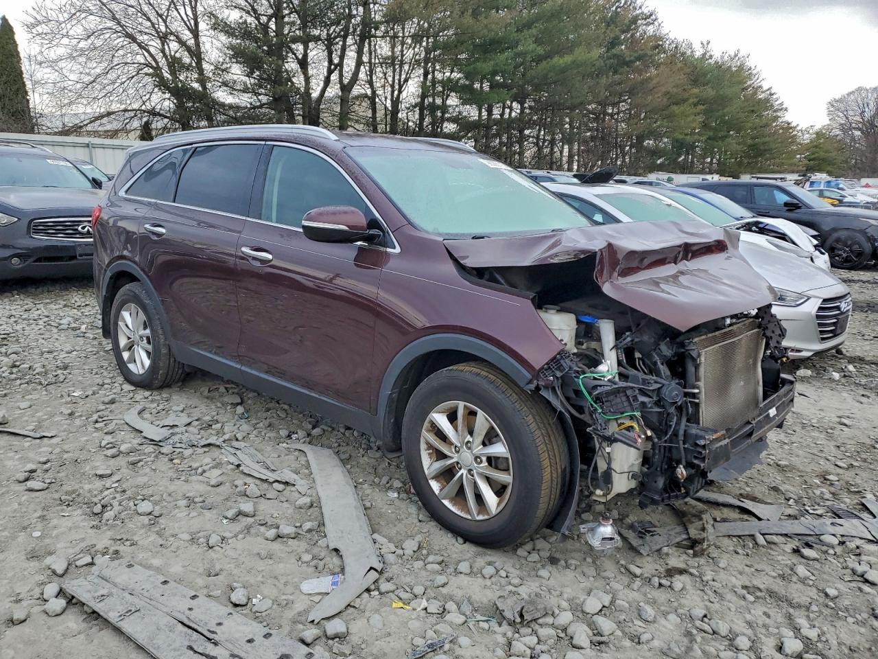 2017 KIA SORENTO LX photo 4