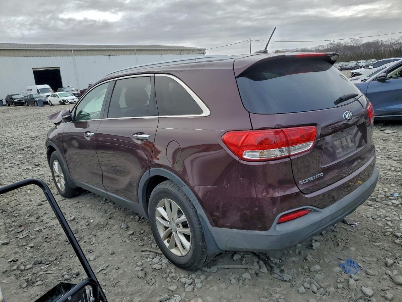 2017 KIA SORENTO LX photo 2