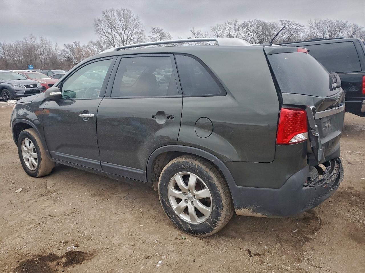2012 KIA SORENTO BASE photo 2
