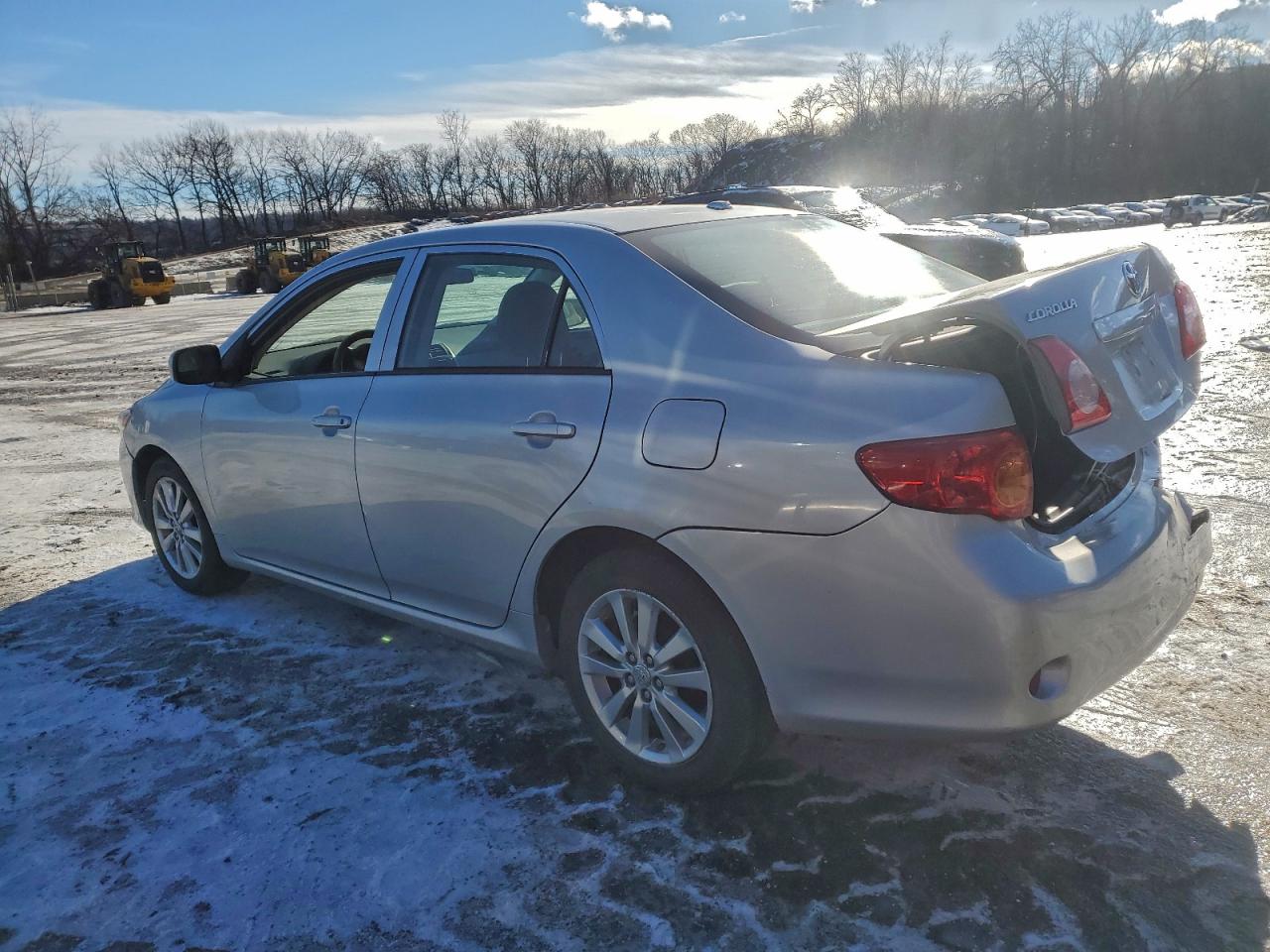 2010 TOYOTA COROLLA BASE photo 2