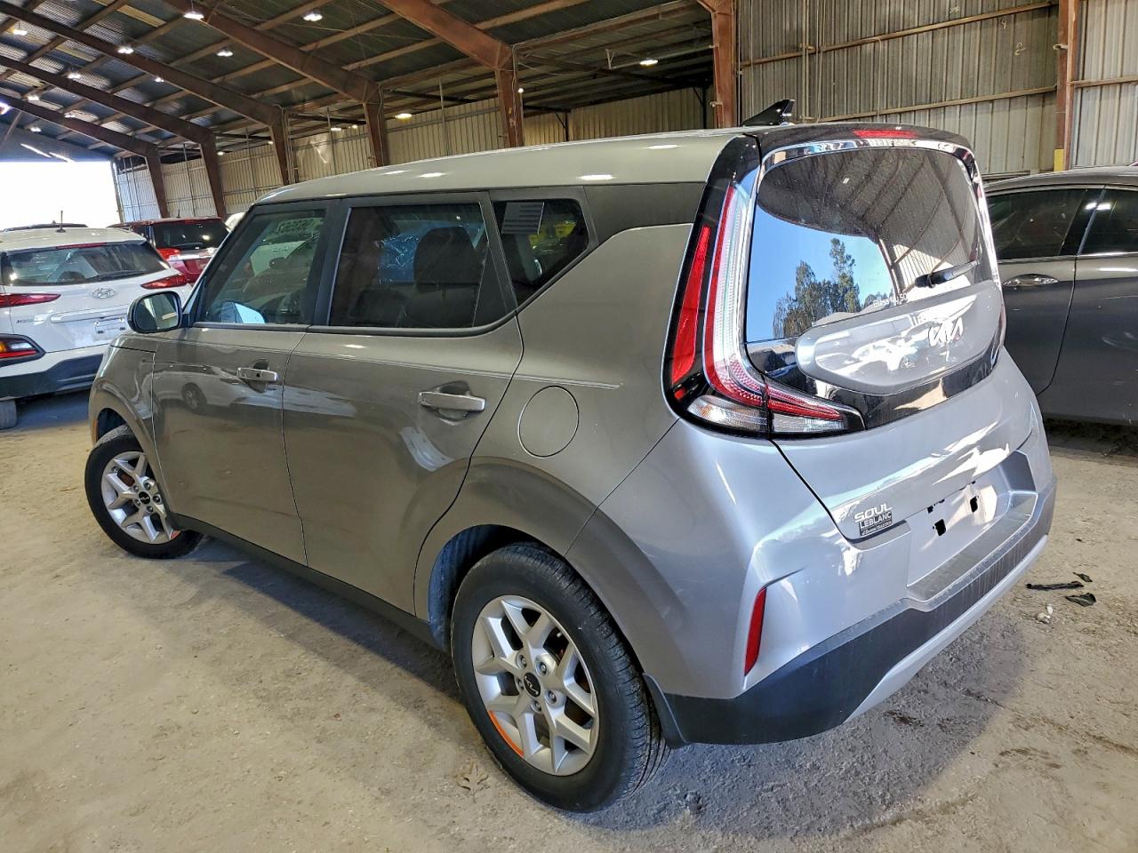 2025 KIA SOUL LX photo 2