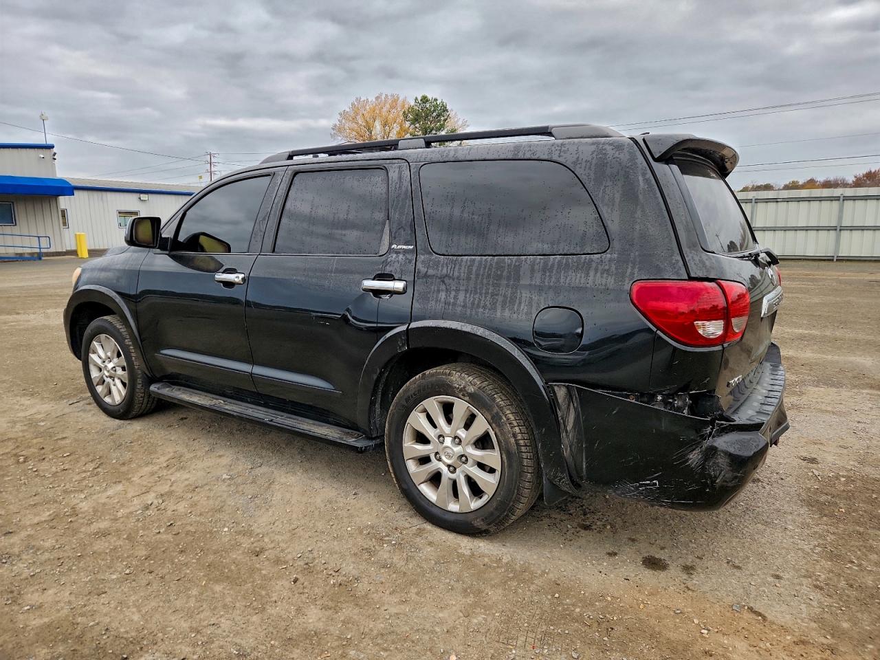 2010 TOYOTA SEQUOIA PLATINUM photo 2