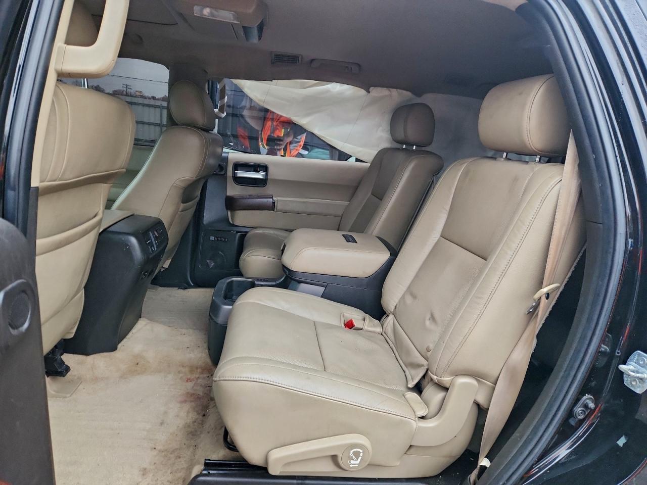 2010 TOYOTA SEQUOIA PLATINUM photo 11