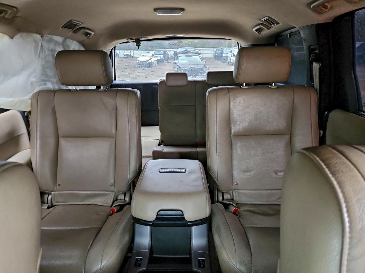 2010 TOYOTA SEQUOIA PLATINUM photo 10