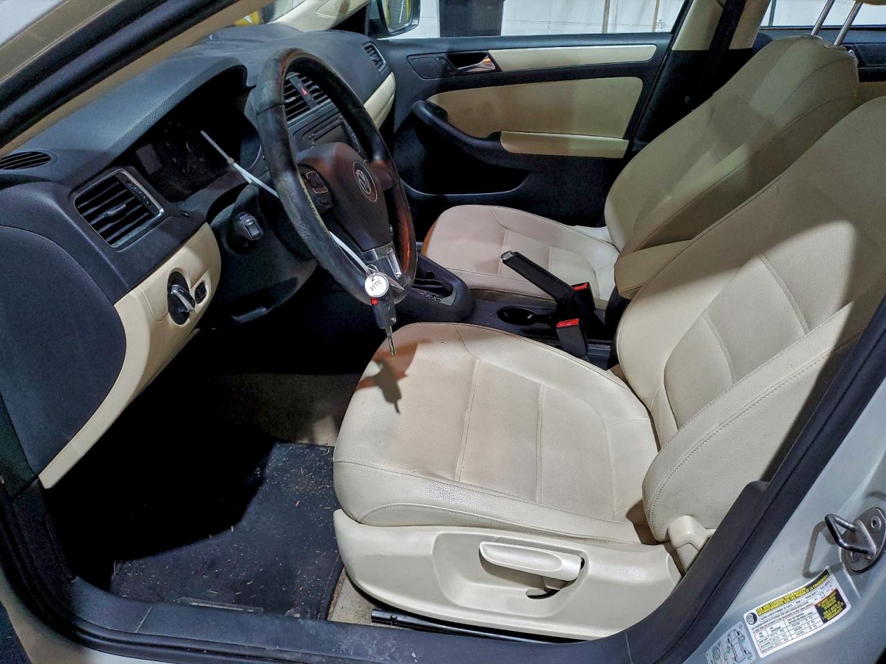2011 VOLKSWAGEN JETTA SE photo 7