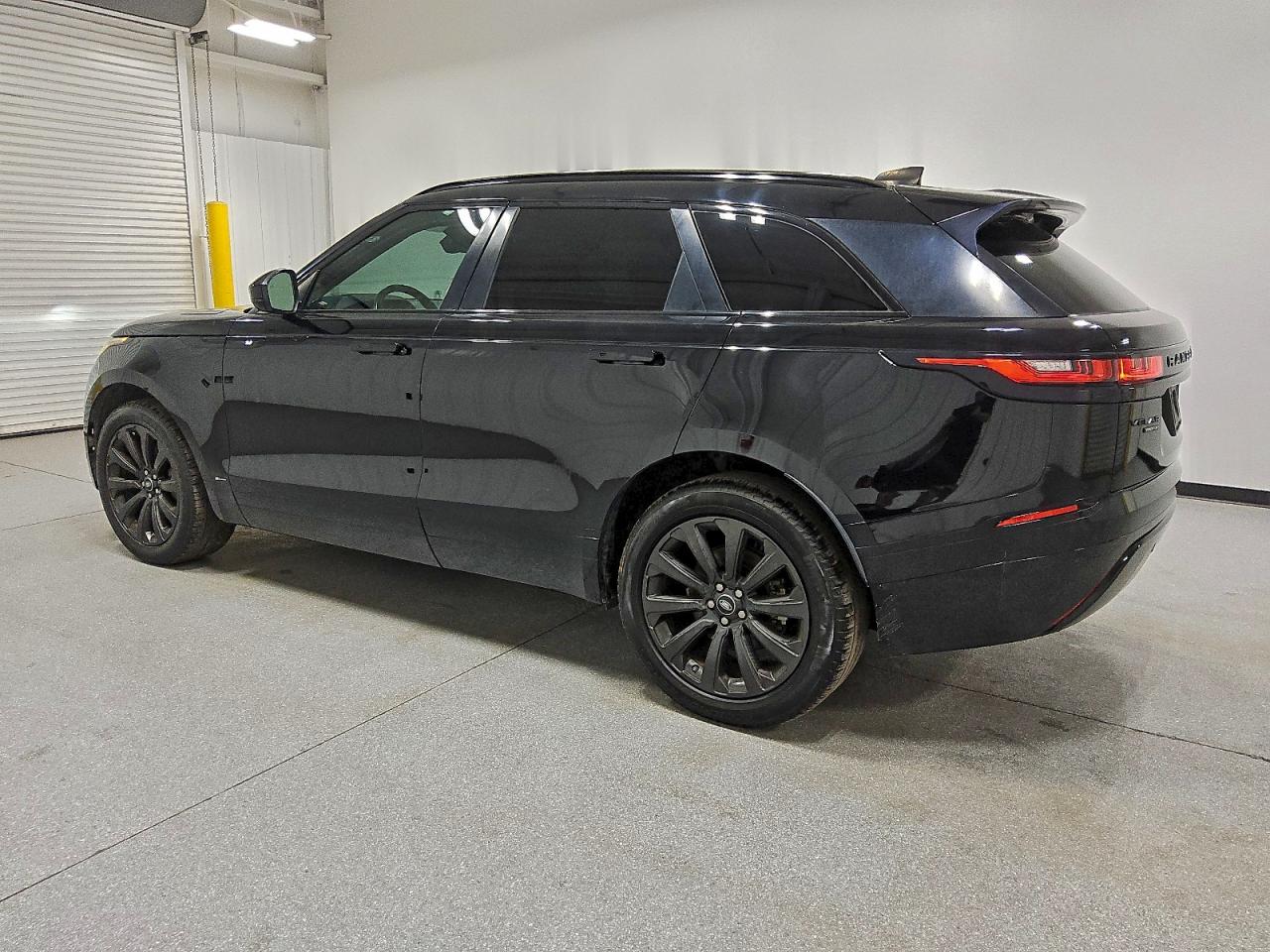 2020 LAND ROVER RANGE ROVER VELAR R-DYNAMIC S photo 2
