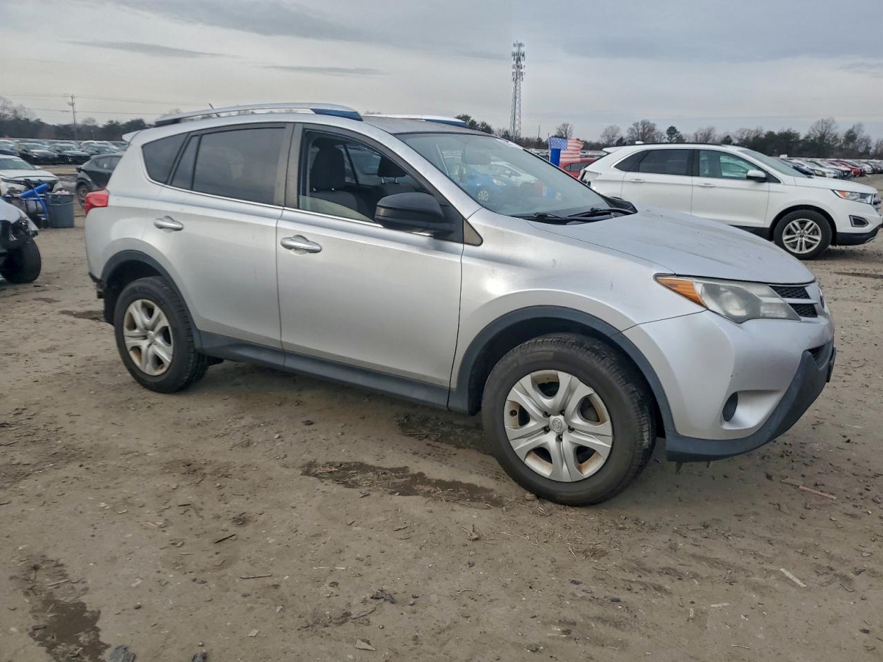 2015 TOYOTA RAV4 LE photo 4